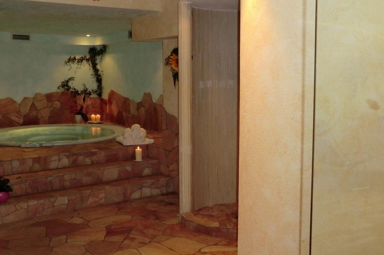 Albergo Garnì Costa Verde Bocenago Exterior foto